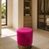 daclaudia-fur-006 Pouf fucsia in velluto con base dorata